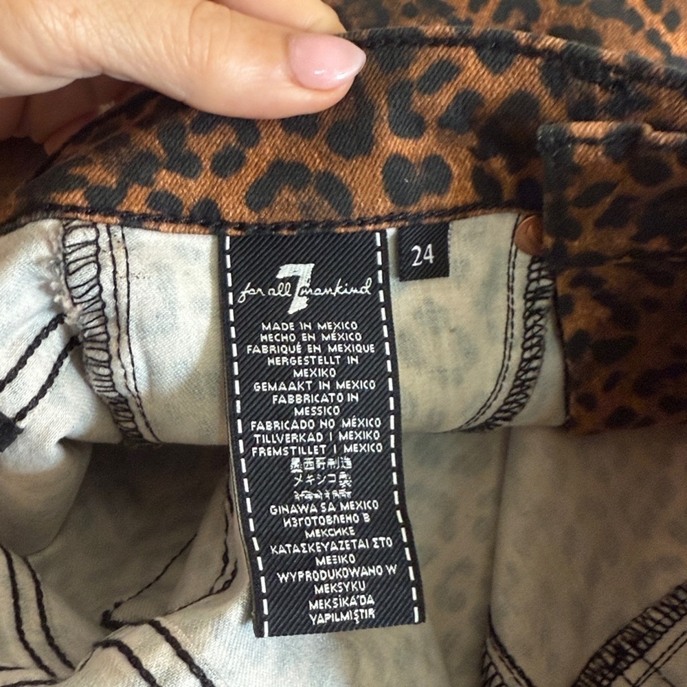 NWT 7 For All Man Kind High-waisted Kick Flare Jeans in Coated Leopard Size 24 - Picture 8 of 9